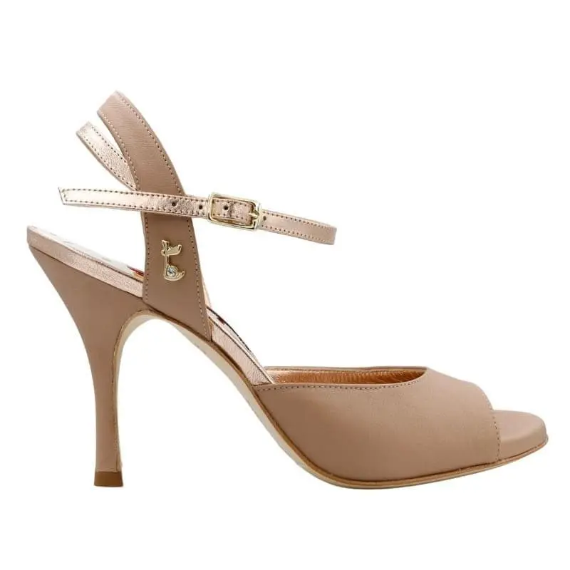 Tangolera Iris Beige — side view © wearandmore.store