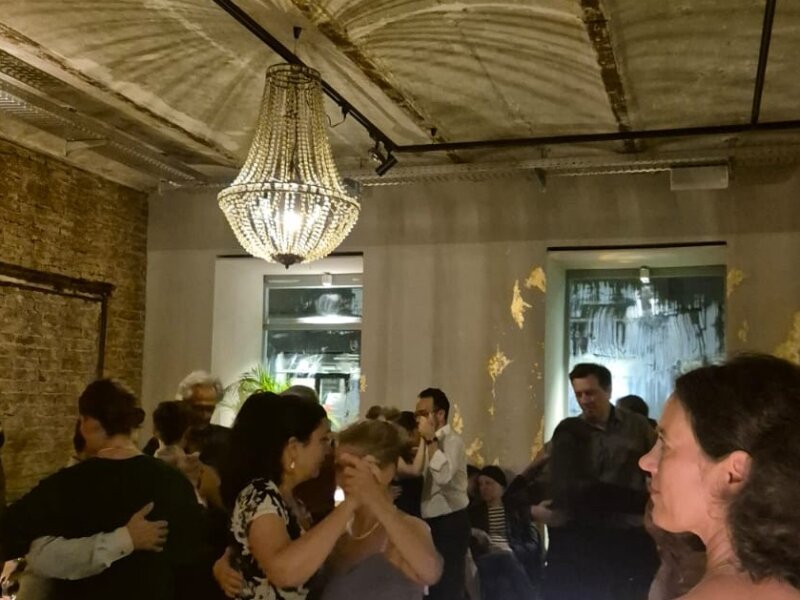 ONE TANGO Salon — impression